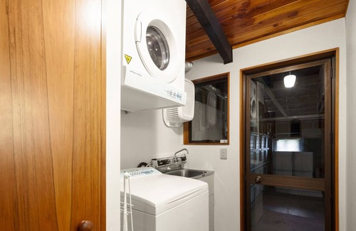 Nukuhau House | Hey Jude - Taupo Holiday Home