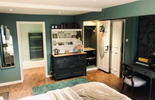 Royston House | Heydon Guest Suite
