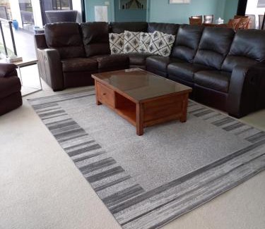 Lakes Entrance Hotel | Heyfield Motel and Apartments