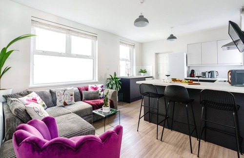 Adamsdown Apartment | HG Collection - Cardiff City Centre