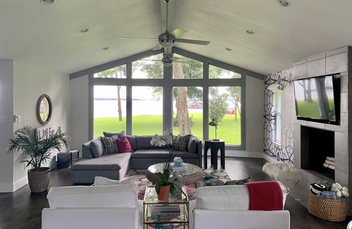 Cedar Creek Reservoir House | HGTV House on Open Water