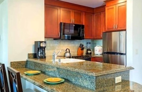 Waikiki Resort | HGVC Hawaiian Village Beachfront Resort & Spa, Hot Tub, Pool