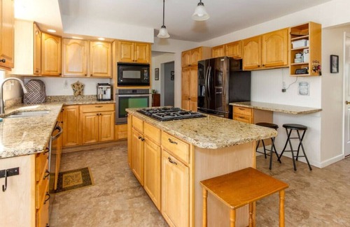 Bellefonte House | HH Horse Retreat - only 9 miles from PSU!