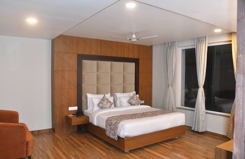 Sarnath Hotel | HHW BUDDHA LINEAGE