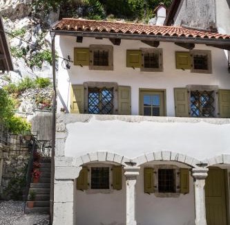 Kobarid House | Hiša Liza