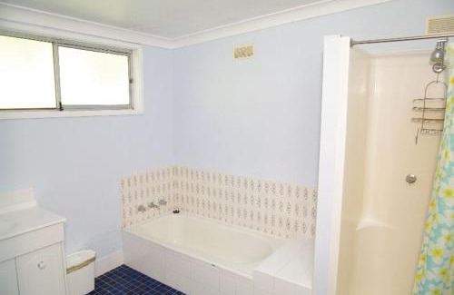 Crescent Head House | Hi View, 18 Dulconghi Street