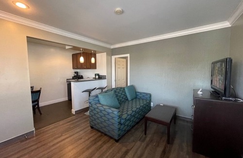 East Manhattan Beach Hotel | Hi View Inn & Suites