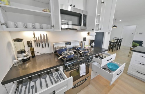 Garden Oaks House | Hialeah, Spacious, Pet Friendly