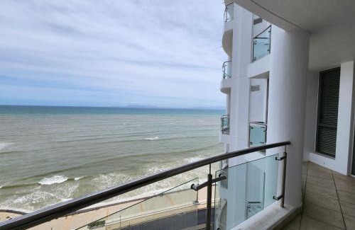 Strand Apartment | Hibernian Towers 1203