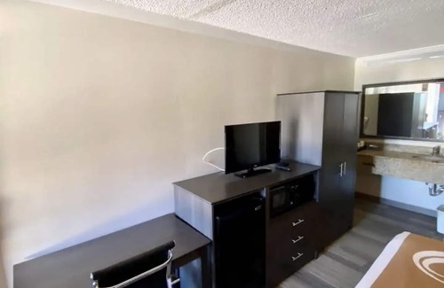 Galloway Hotel | Hibiscus Inn & Suites