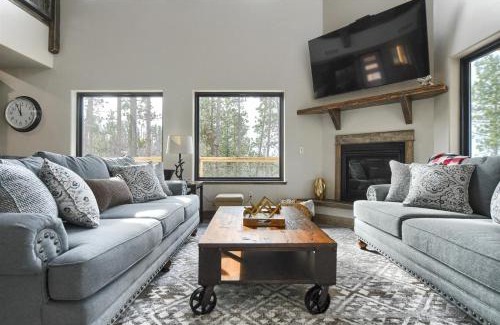 Lead House | Hickok`s Bluff