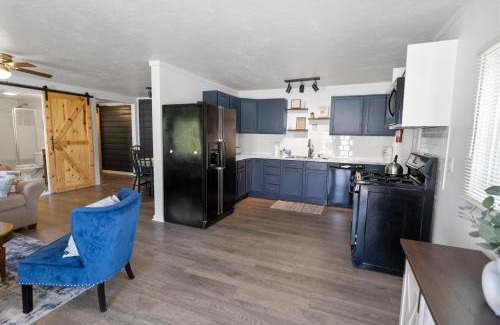 Douglas House | Hickory Cottage - Short distance to downtown, beaches, and breweries