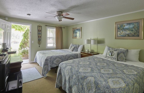 Chimney Rock Hotel | Hickory Falls Guesthouse