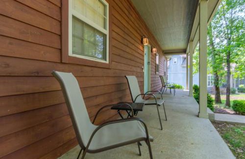 Hollister House | Hickory Hideaway with Communal Pool Access