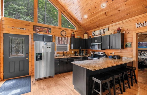 Gatlinburg - Pigeon Forge Cabin | Hickory Hollow Lodge