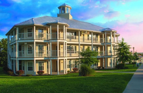 Branson Condo | HICV Holiday Hills Resort 1br suite Saturday check-in