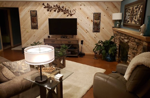 Turtlepoint Apartment | Hidden 4 Bedroom Beautifully Appointed Home