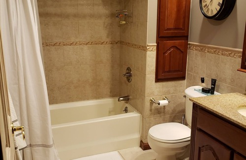Turtlepoint Apartment | Hidden 4 Bedroom Beautifully Appointed Home
