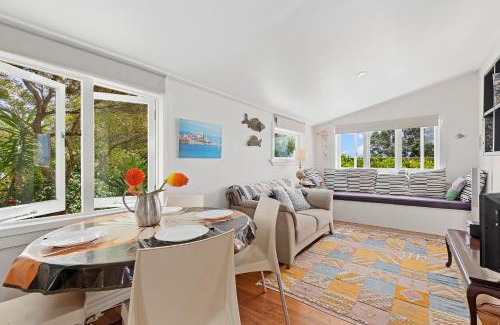 Langs Beach House | Hidden Cove Gem - Langs Beach Holiday Home