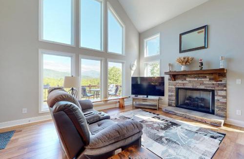 Lake Lure House | Hidden Escape with a View