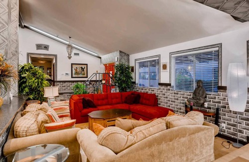 Rancho Oakey Villa | Hidden Gem 7BD/5BA Villa Landscaped w/ Lazy River
