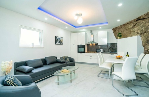 Molunat House | Hidden Gem Apartment