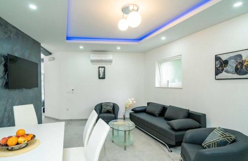 Molunat Apartment | Hidden Gem Apartment - Two Bedroom Apartment with Terrace and Sea View