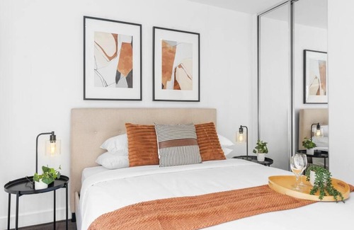 Caulfield North Apartment | Hidden Gem at Caulfield Park