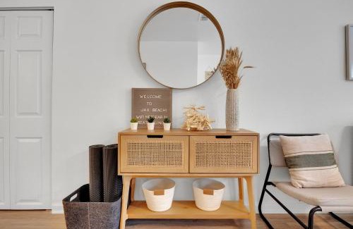 Jacksonville Beach House | {Hidden Gem} Beach Home Blocks from Ocean +6 Bikes