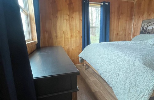 Warrensville Cabin | 'Hidden Gem' cabin with amazing Mountain Views!