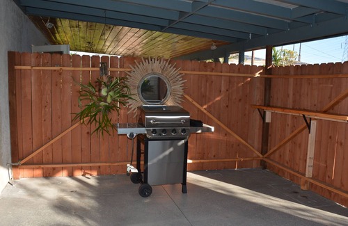Midway City Cottage | Hidden Gem Cottage near Disneyland and beach cities.