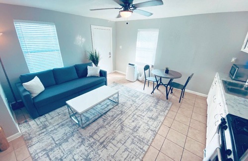 North Houston Apartment | Hidden Gem- Free Parking Near IAH, DT & PASS