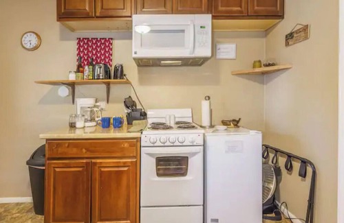 Oakhurst Cottage | Hidden gem in green heaven, getaway to Bass Lake & Yosemite