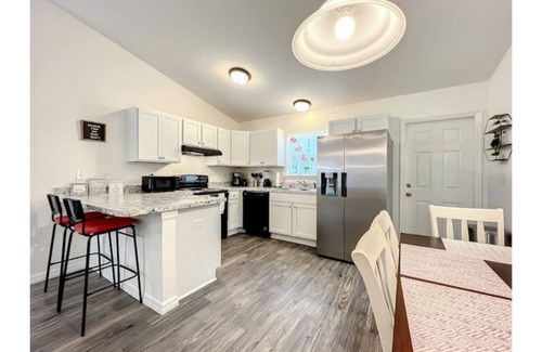 Silver Springs Shores House | Hidden Gem in Ocala: Escape to Serenity and Quiet