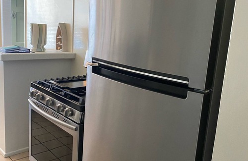 Belmont Shore Apartment | Hidden gem of Belmont Shores