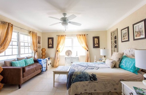 Inch Marlowe Bed & Breakfast | Hidden Gem - One of a Kind Villa with Ocean Views - close to Airport!