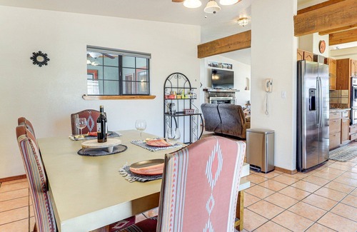 Radium Springs House | Hidden gem walking distance to State Park