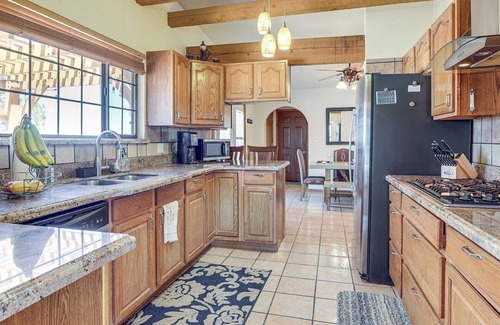 Radium Springs House | Hidden gem walking distance to State Park