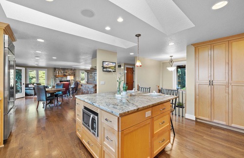 Hillsboro House | Hidden Haven - A Secluded Luxury Retreat in Willamette Valley