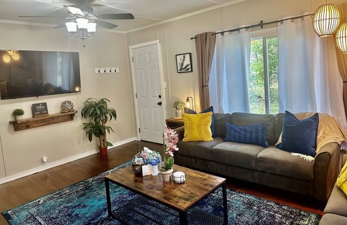 Oak Ridge House | Hidden Haven: Cozy Retreat near Melton Lake and Windrock Park