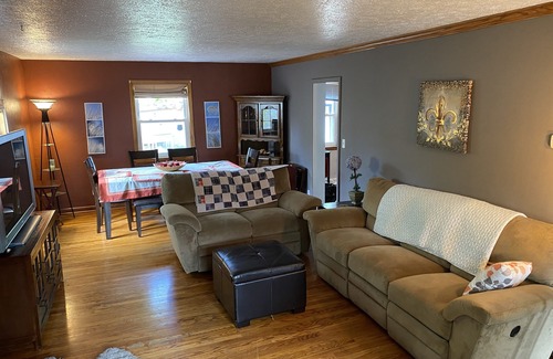Kettering House | Hidden Heaven 2 has 3 bedrooms, 2 full bathrooms near WSU/UD/WPAFB/MVH/KMC