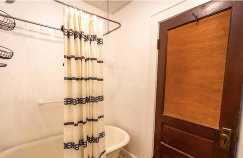 Beacon Apartment | Hidden Hideaway | Prime Location | Parking