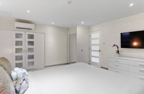 Boegoeroei Apartment | Hidden Hill Bungalows 2 by Bocobay
