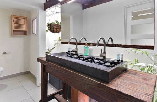 Boegoeroei Apartment | Hidden Hill Bungalows 2 by Bocobay