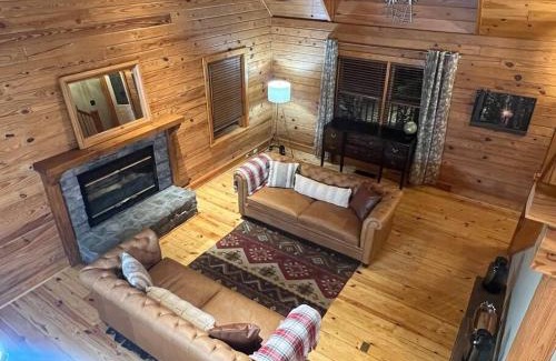 Tate House | Hidden Honey Hole Cabin