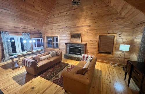 Tate House | Hidden Honey Hole Cabin