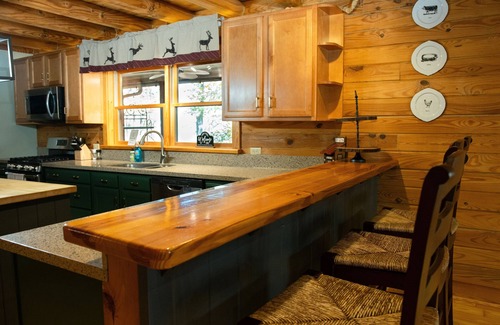 Tate Cabin | Hidden Honey Hole Cabin: 4 BEDROOM, POOLS, TENNIS/PICKLEBALL, HIKING, LAKE AREA