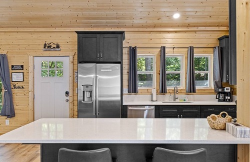 Cleveland Cabin | Hidden Jewel - One Bedroom Villa, Sleeps 2