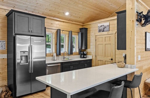 Cleveland Cabin | Hidden Jewel - One Bedroom Villa, Sleeps 2