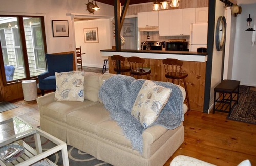 Katama House | Hidden Katama Gem with a Beautiful Backyard